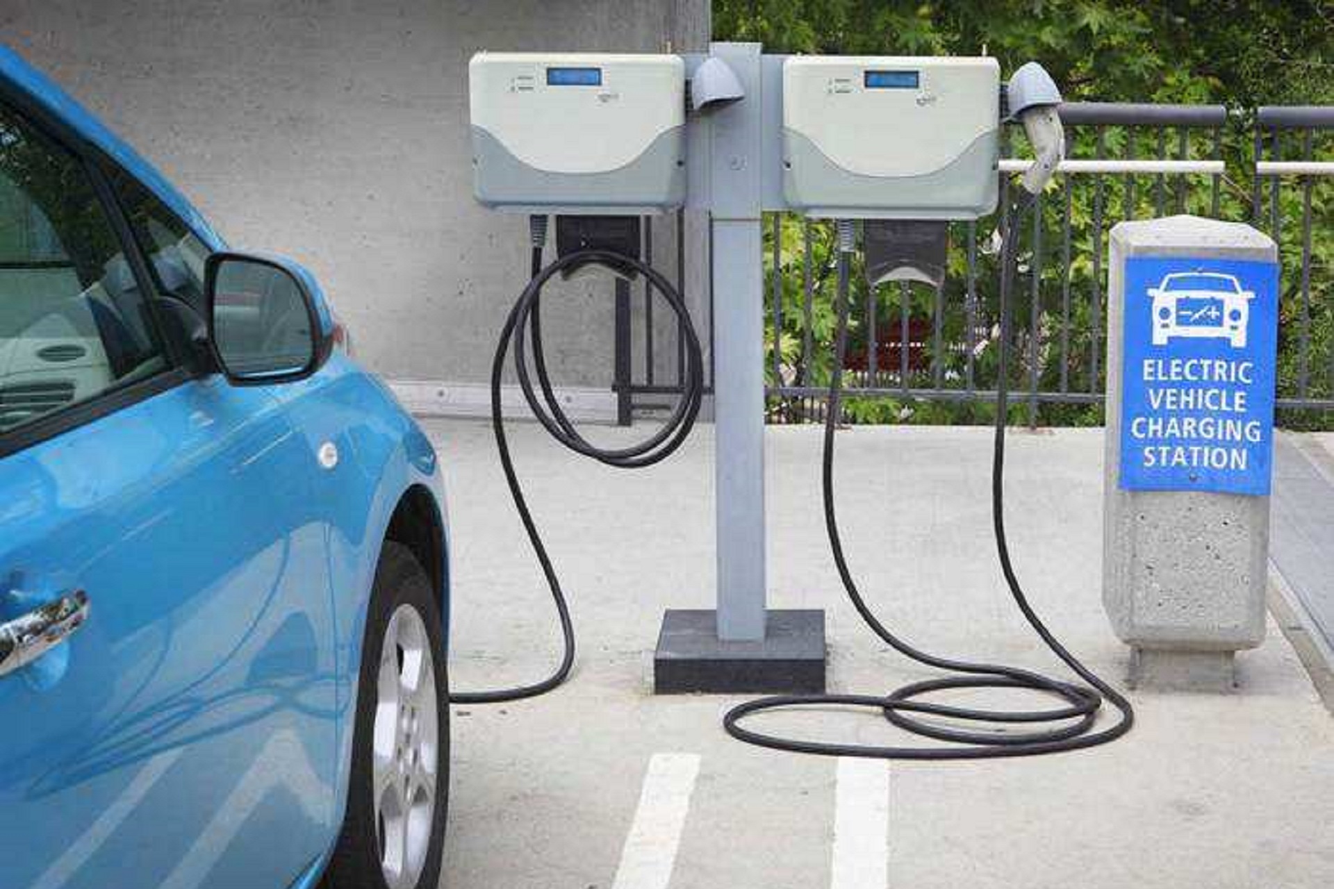 IOC, Other PSUs Setting Up EV Charging Stations Likely To Facilitate EV Adoption